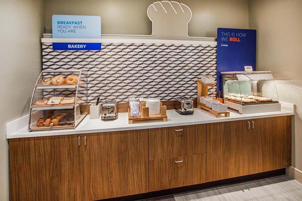 Holiday Inn Express Quantico - Stafford By Ihg Esterno foto