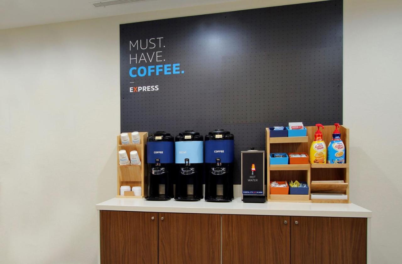 Holiday Inn Express Quantico - Stafford By Ihg Esterno foto