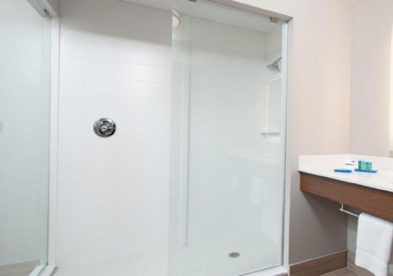 Holiday Inn Express Quantico - Stafford By Ihg Esterno foto