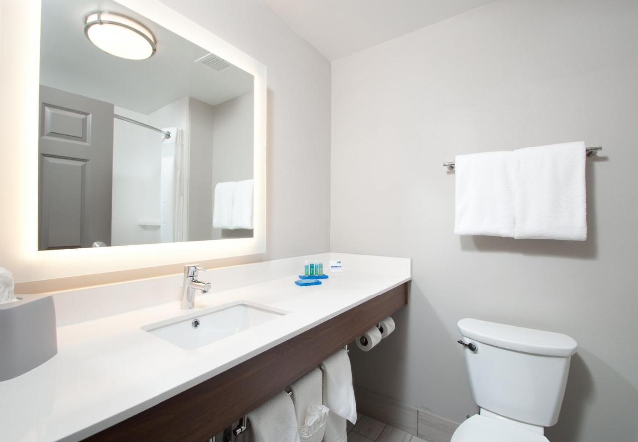 Holiday Inn Express Quantico - Stafford By Ihg Esterno foto